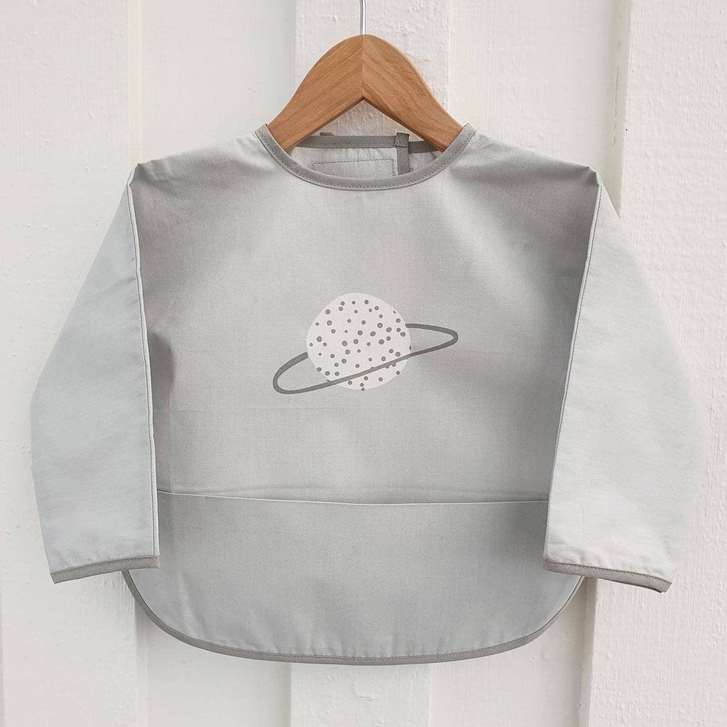 Summerville organic Ekologisk babyhaklapp med ärmar Grey Planet