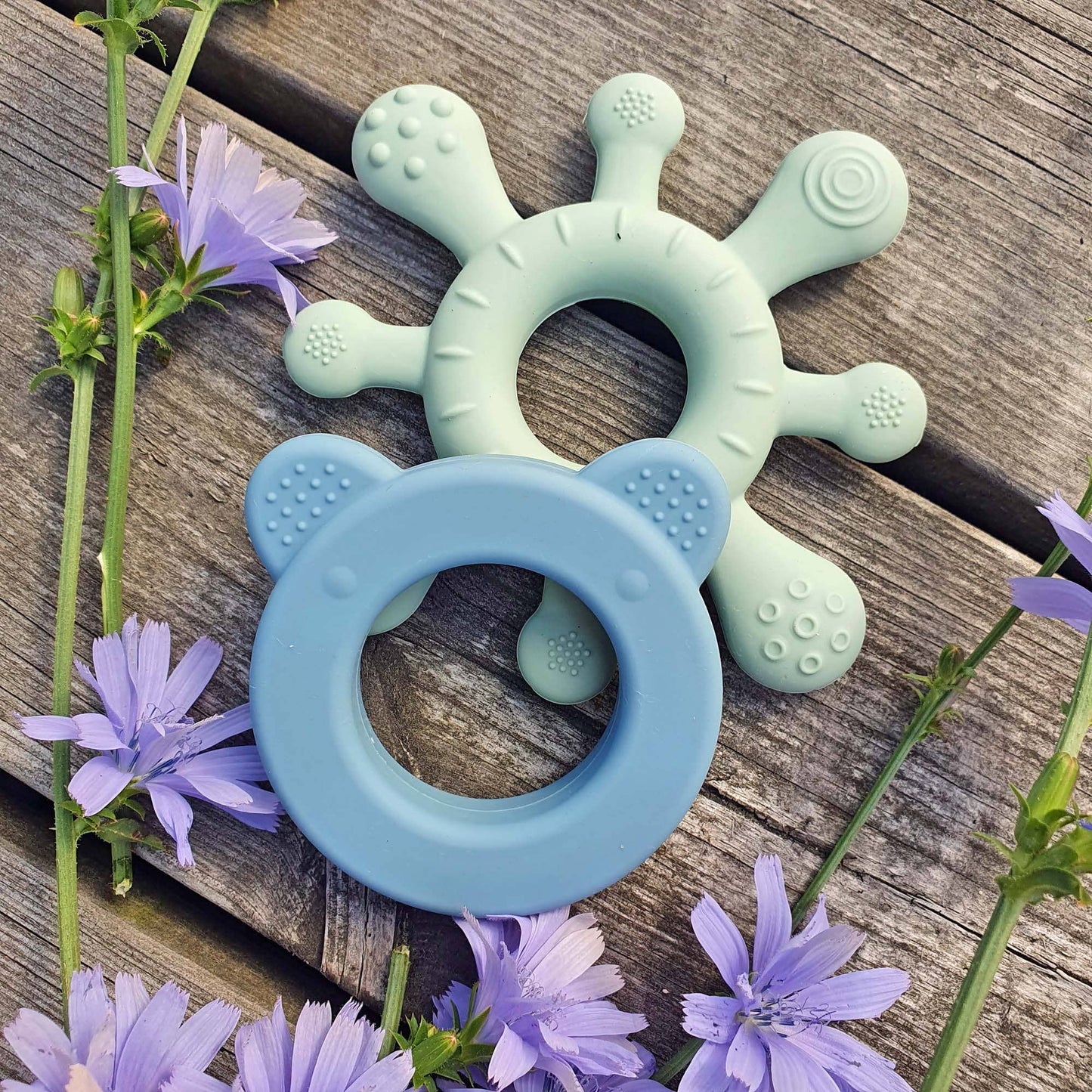 Summerville organic Silikon Baby Rattle + Teether blågrön