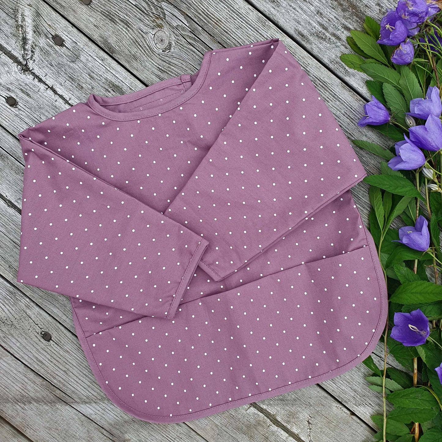 Summerville organic Ekologisk babyhaklapp med ärmar Grape Dotty