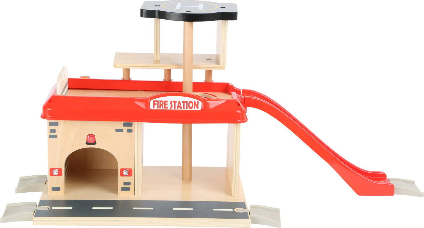 small foot small foot Brandstation med tillbehör | Träjärnvägar | 100% Fsc