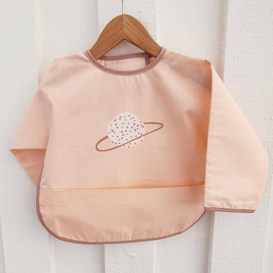 Ekologisk babyhaklapp med ärmar Dusty Rose Planet