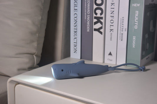 Carlo Baby LED-Ficklampa Shark Silicone