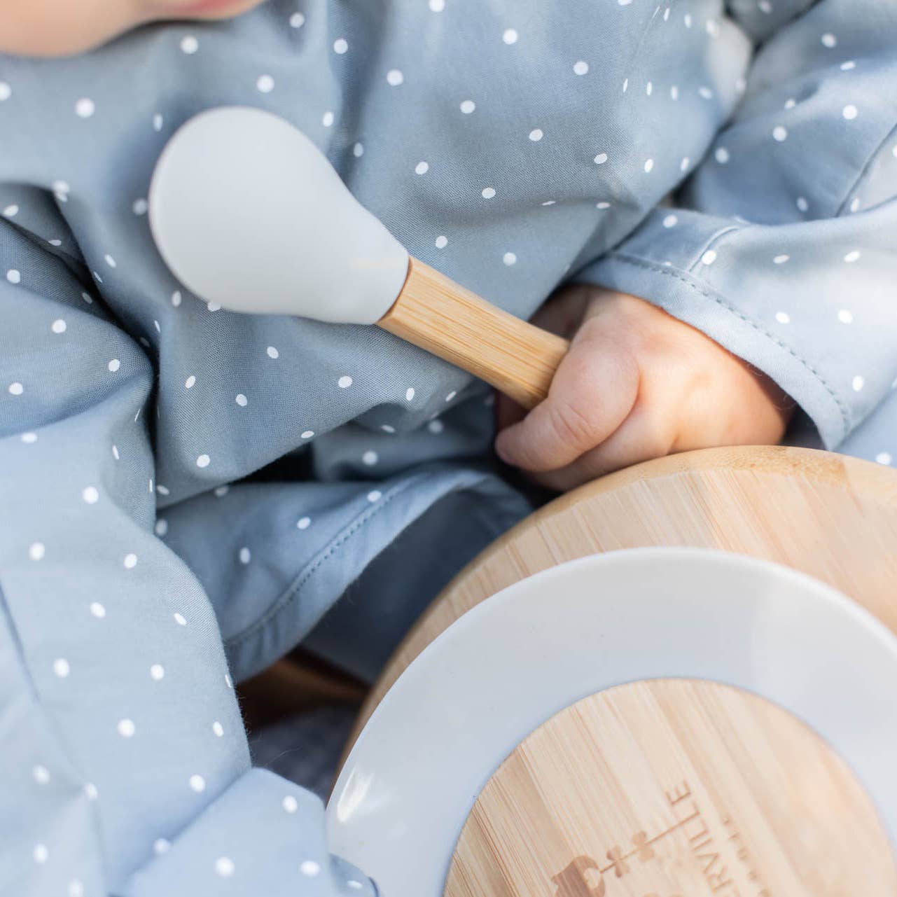 Ekologisk babyhaklapp med ärmar Tradewinds Dotty