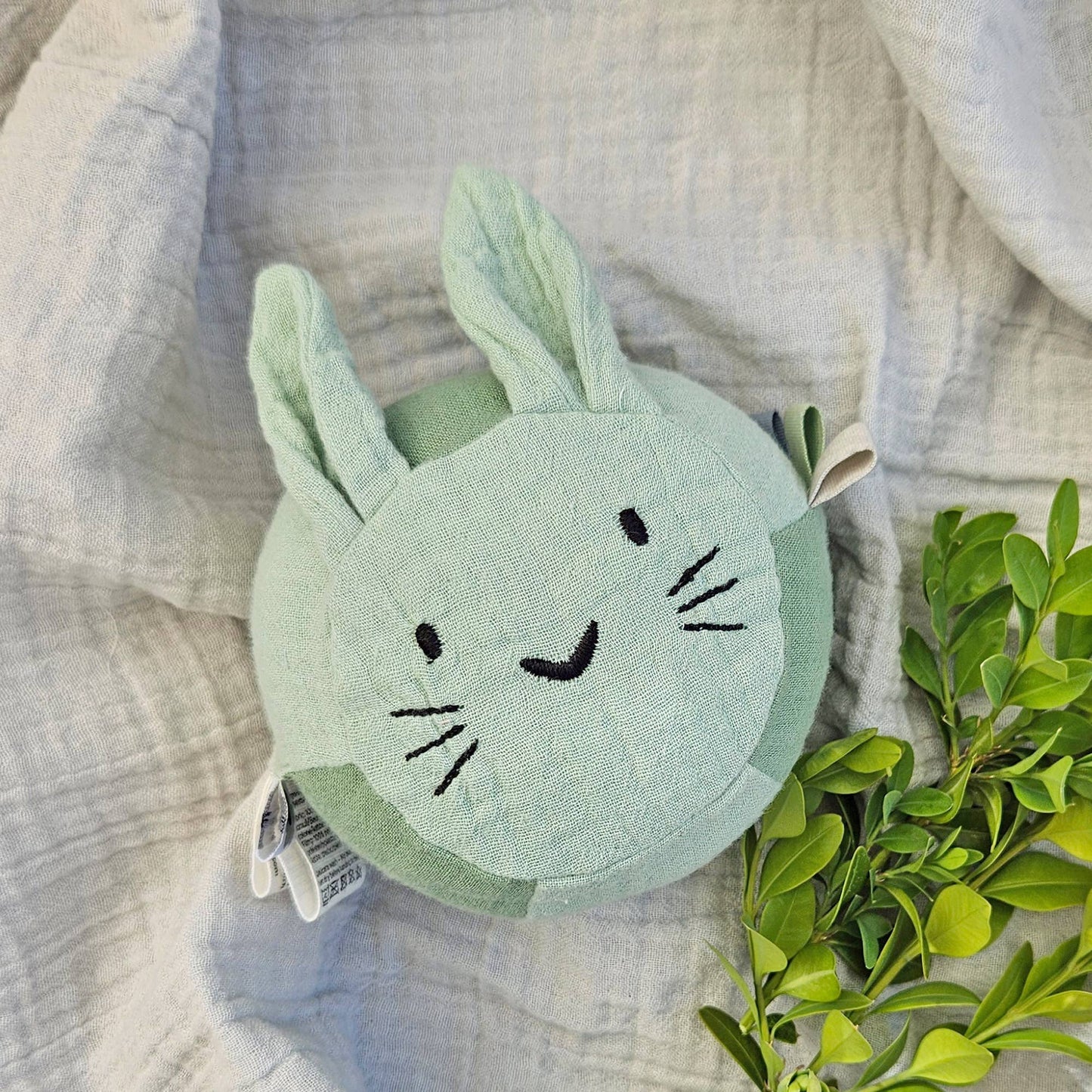 Summerville organic Ekologisk Mjuk Skallra Boll Kanin Cameo Grön