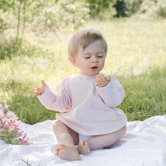 Summerville organic Ekologisk babyhaklapp med ärmar Ljusrosa Dotty