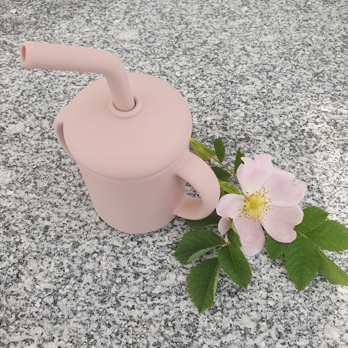 Silikonkopp med halm blek lila