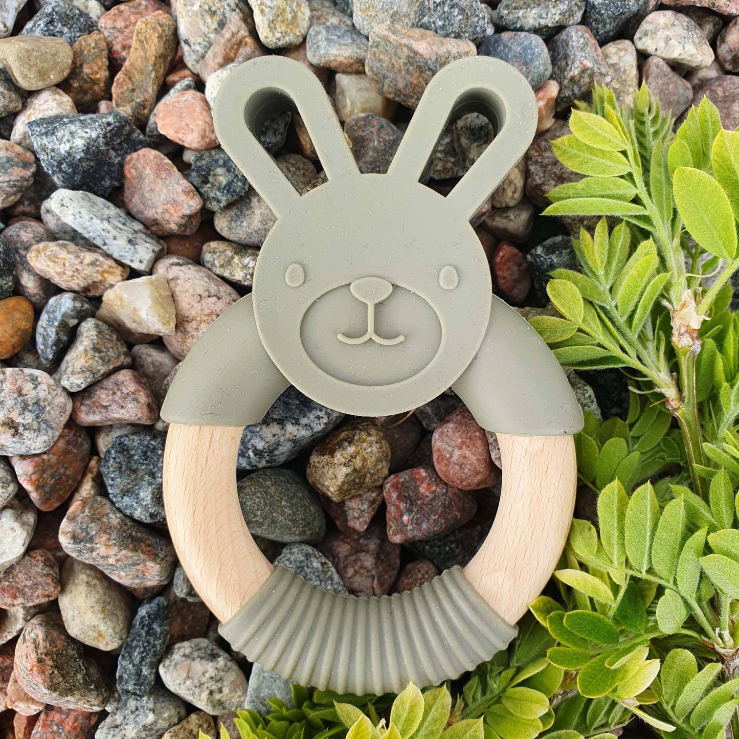 Summerville organic Silikonträ Baby Teether Kanin Mörkgrön
