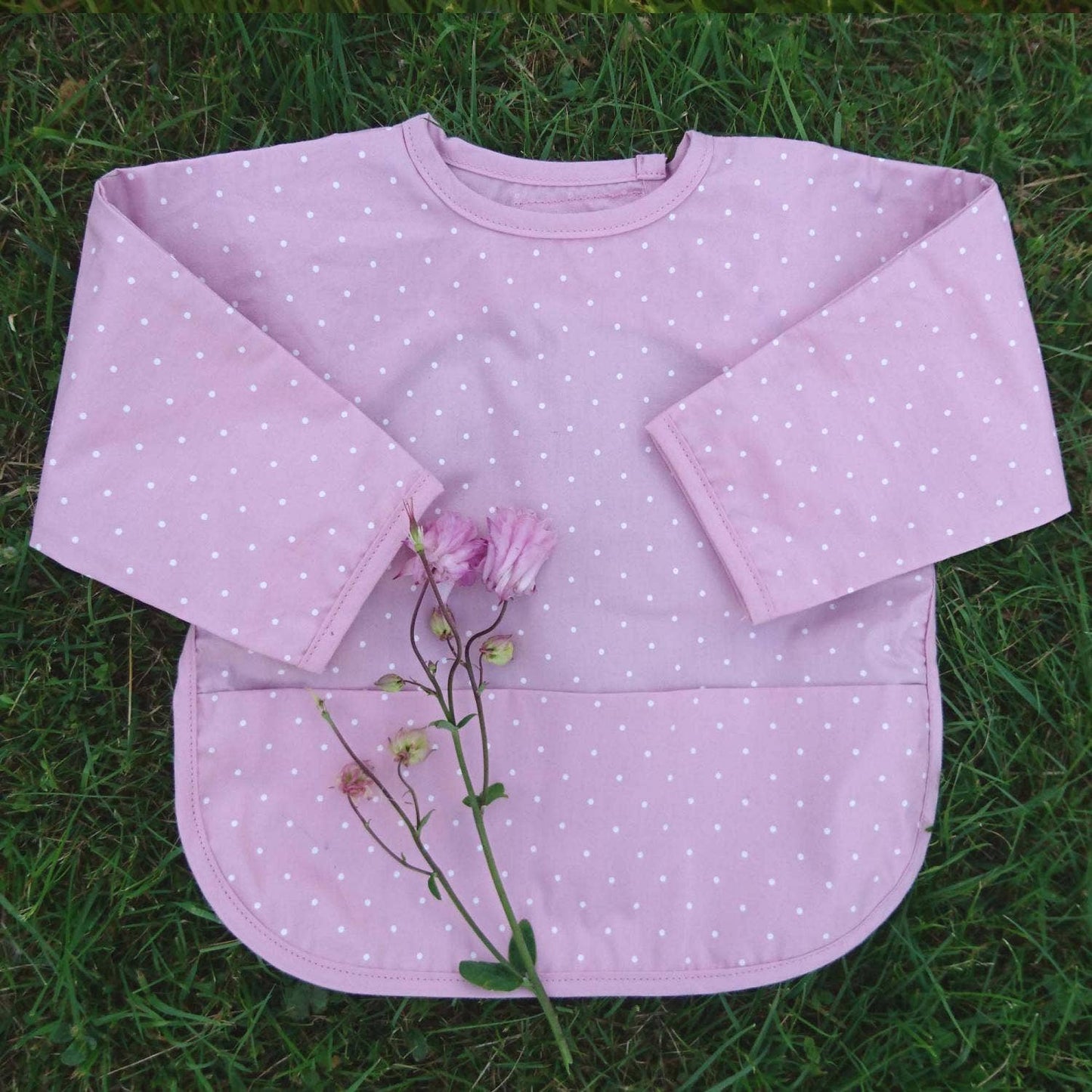 Summerville organic Ekologisk babyhaklapp med ärmar Soft Pink Dotty