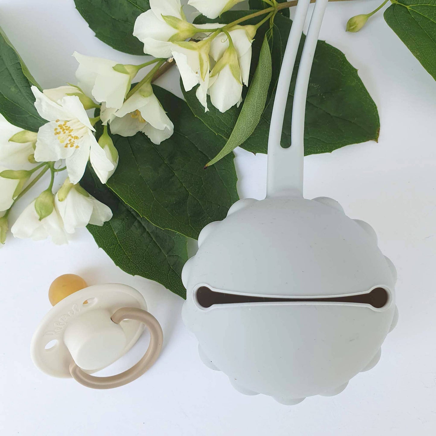 Summerville organic Silikon Napphållare Silvergrå