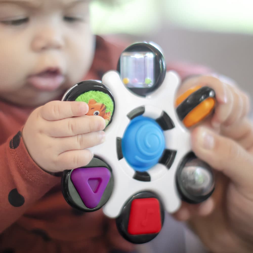 Baby Einstein Curiosity Clutch