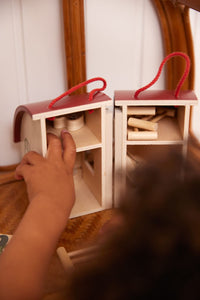 Filibabba träbondgård med djur