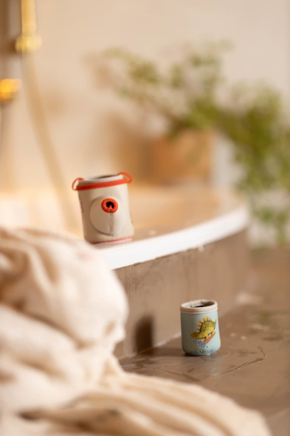 Filibabba Dino aktivitetskoppar i neopren