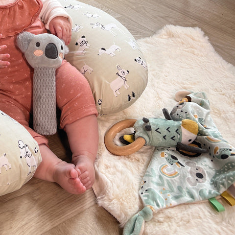 Nûby - Nuby Animal Adventure Gift Set -Squeaker, wood rattle&comforter + 0 m