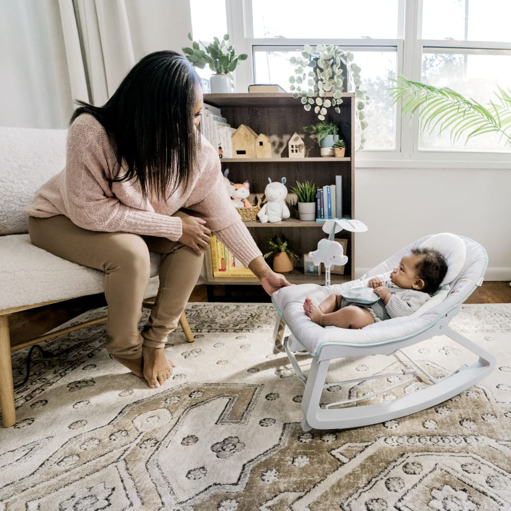 Keep Cozy™ Grow with Me Rocking Seat - Weaver™ babysitter