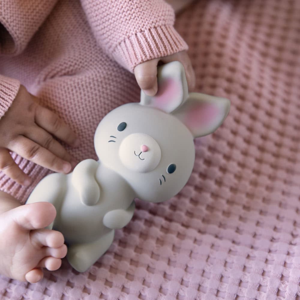 Ingenuity Sylvi Teether i naturgummi