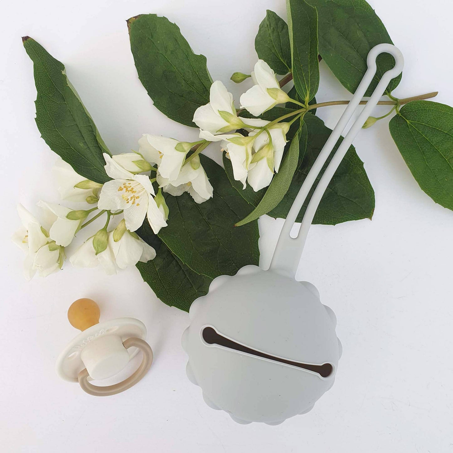 Summerville organic Silikon Napphållare Silvergrå