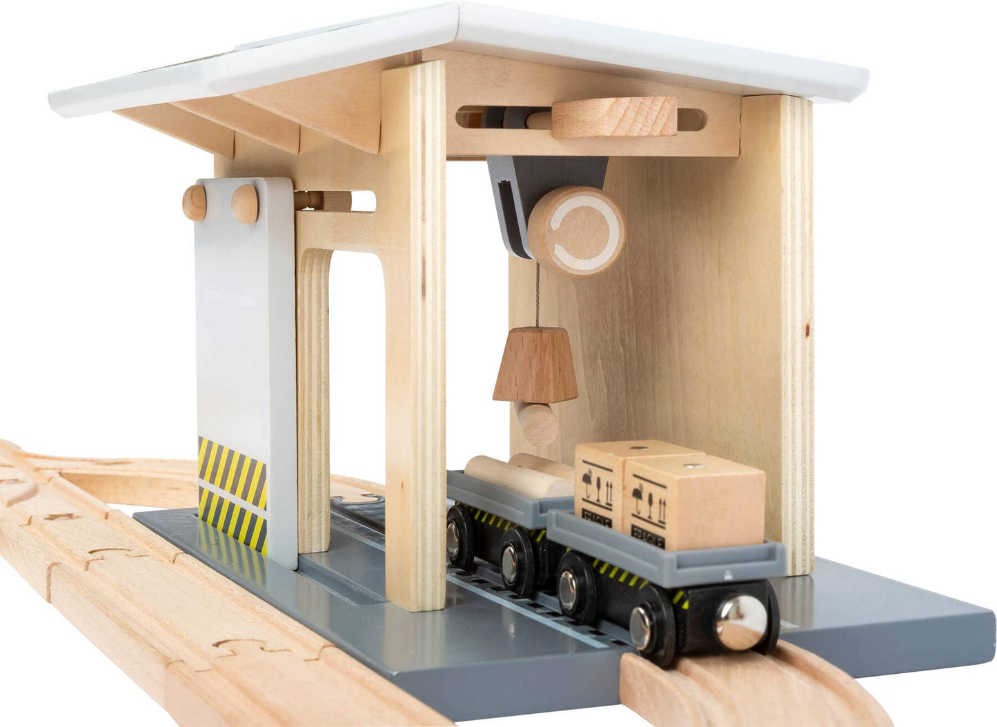 small foot Godsstation med tillbehör | Träjärnvägar | 100% Fsc