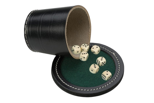 Pokerkopp med lock och tärningar