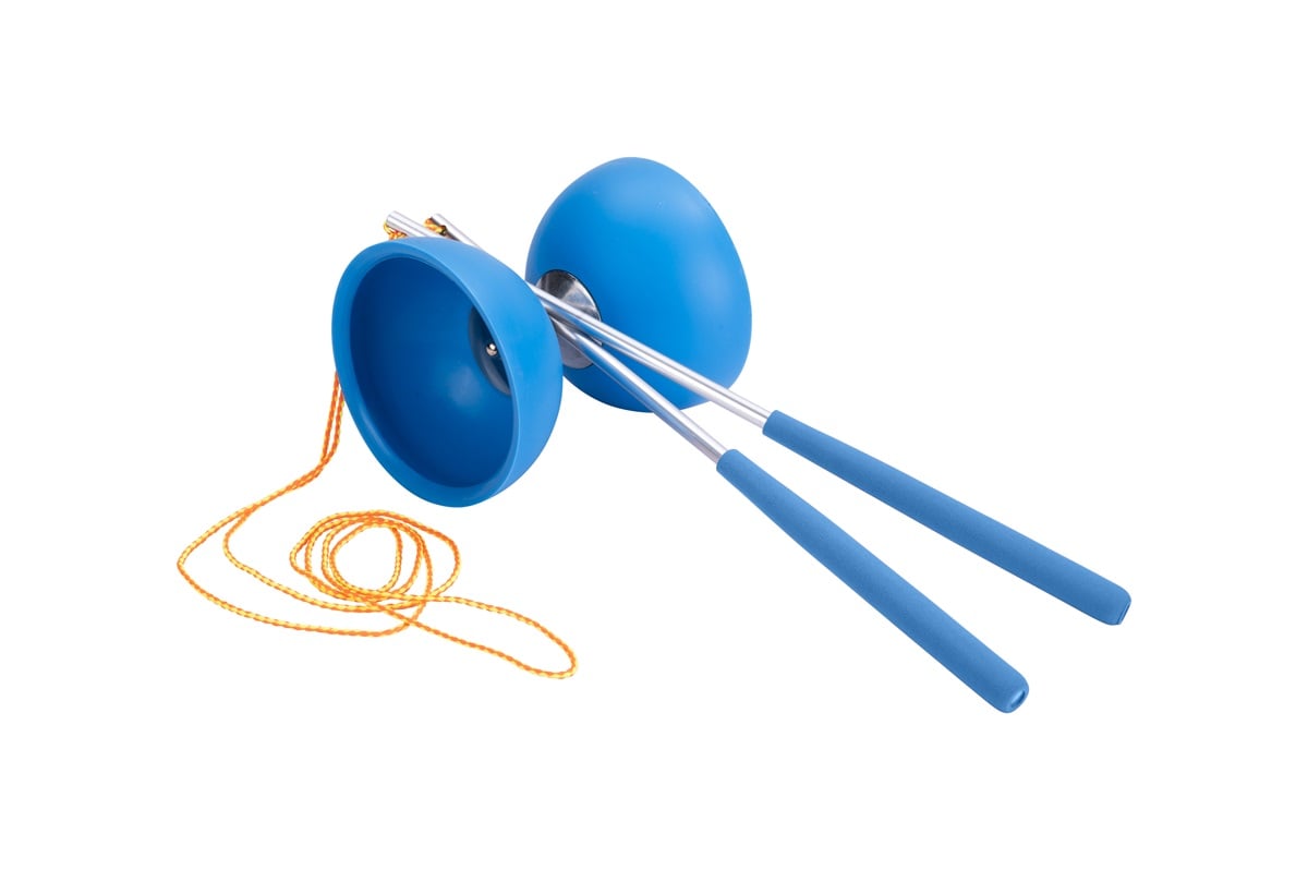 Diabolo med metallpinnar