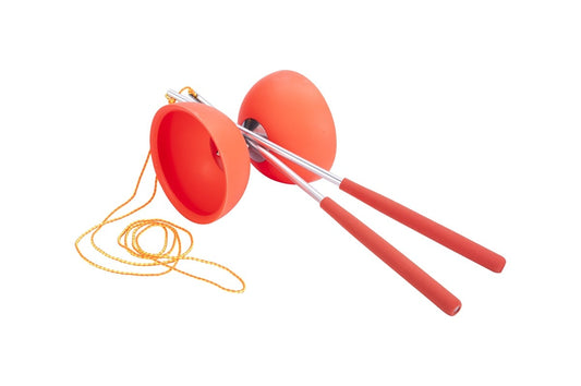Diabolo med metallpinnar
